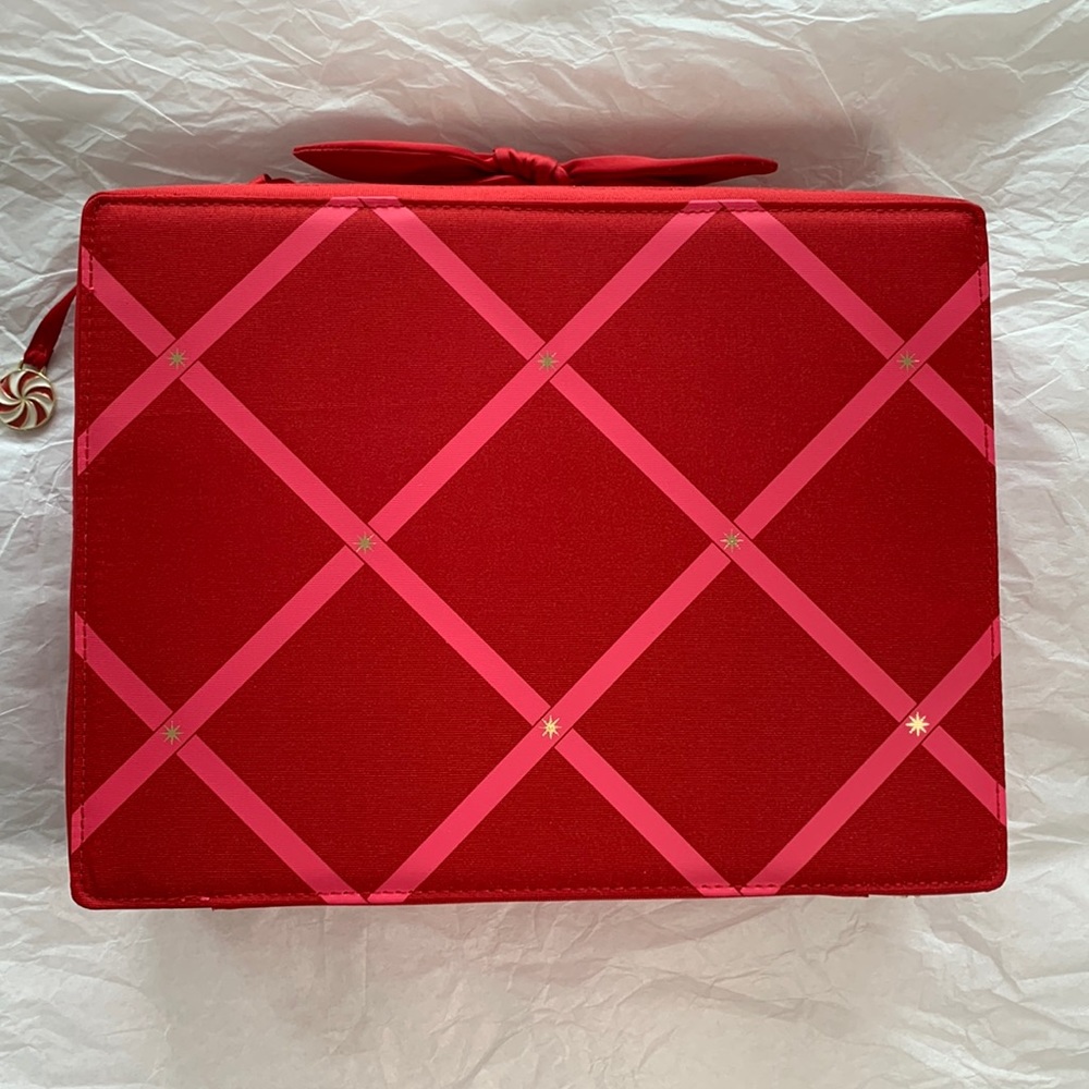 Estée Lauder cosmetic train case